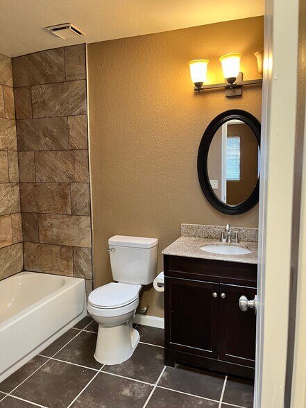 Building Photo - 9120 Peach Ave