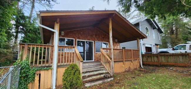 Building Photo - 2 Bedroom House Available in Sunset Beach!