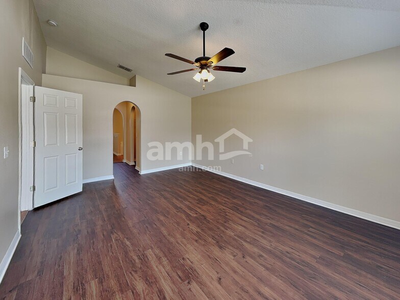 Building Photo - 5498 Cougar Park Ct