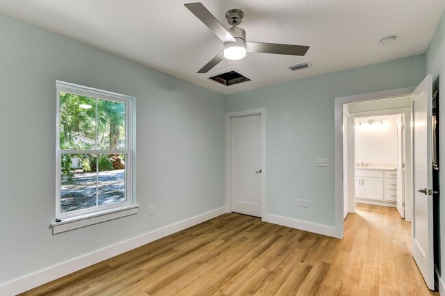 Building Photo - Amelia Island Cottage