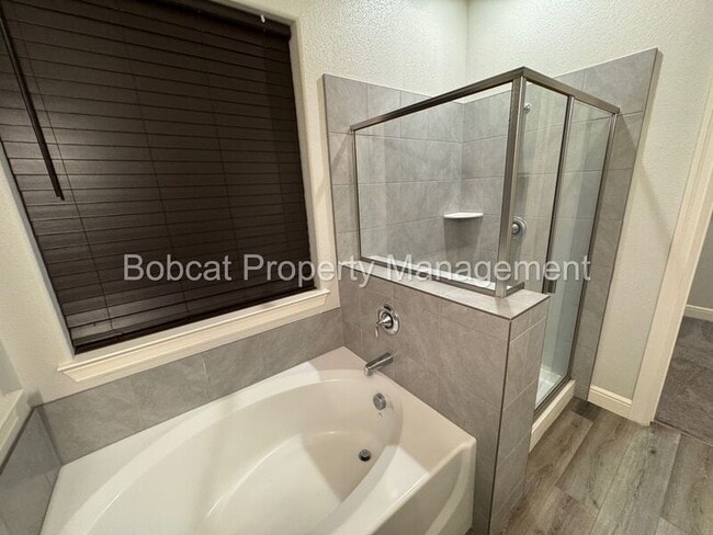 Building Photo - 925 Cranfield Ct