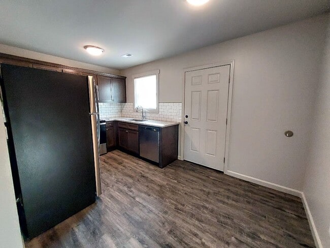 Building Photo - 8 Stephanie Dr