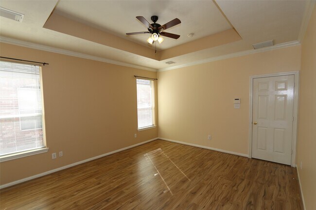 Building Photo - 1611 Maryvale Dr