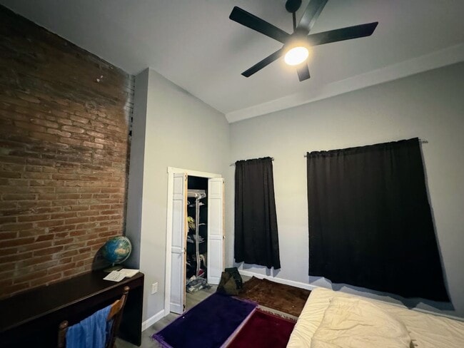 Building Photo - 3227 Dawson St