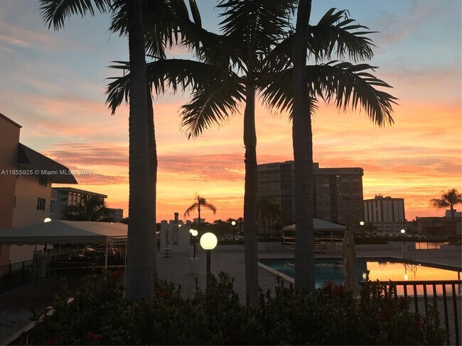 Building Photo - 1865 S Ocean Dr