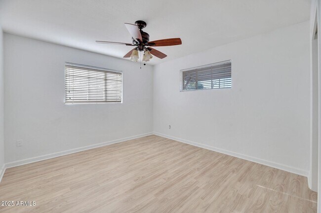 Building Photo - 4521 N 75th Pl