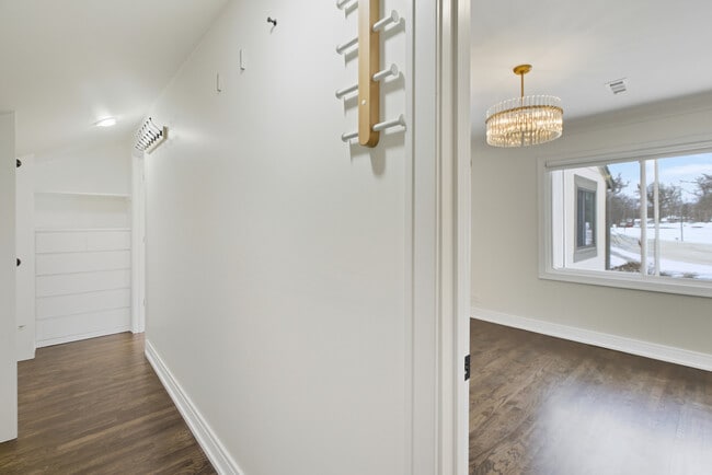 Building Photo - 105 Yarrow Ct