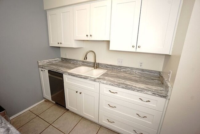 Building Photo - Tucson Condo for Rent Near Starr Pass – 2n...