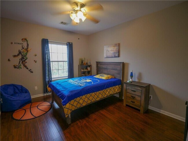 Building Photo - 702 S Frontier Ln