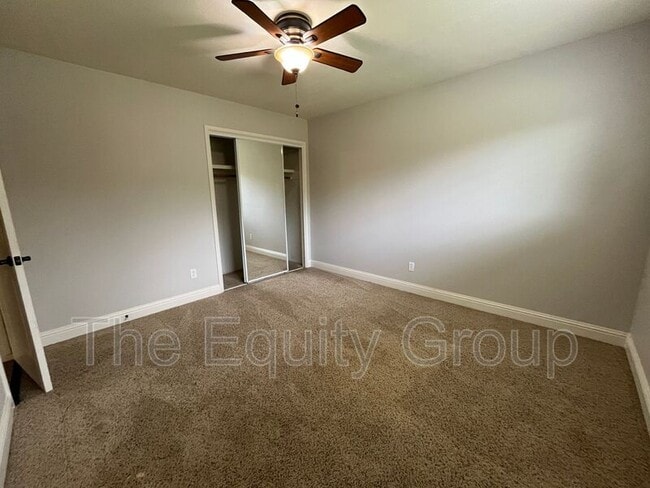 Building Photo - 2040 W Linda Vista Ave