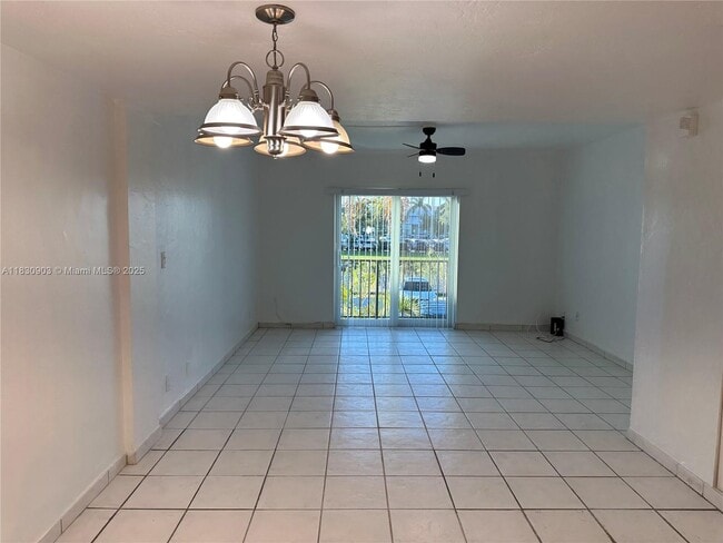 Building Photo - 6707 N Kendall Dr