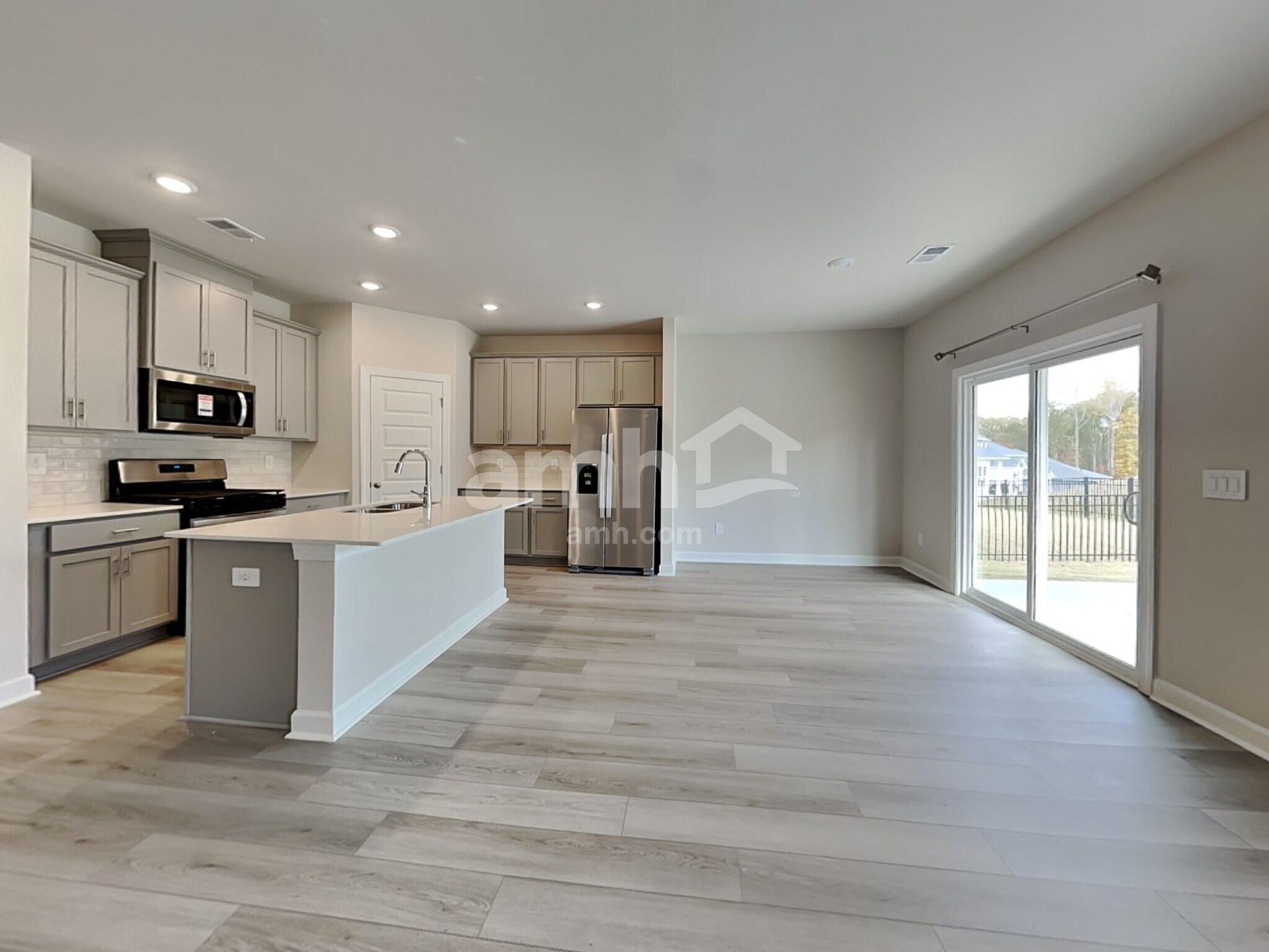 Building Photo - 210 Granby Trl