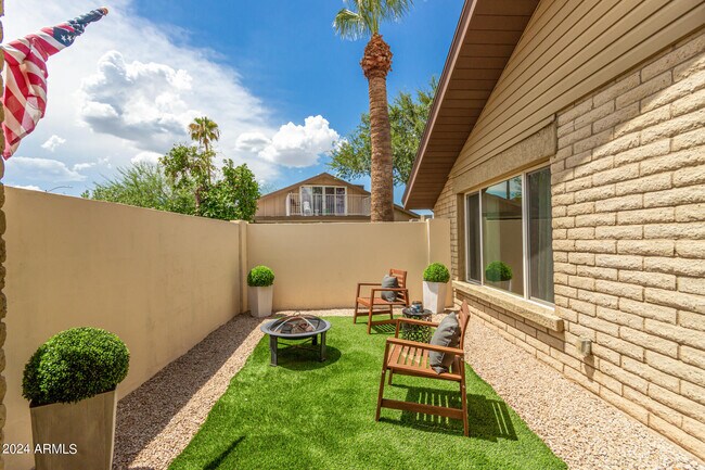 Building Photo - 2644 E Sylvia St