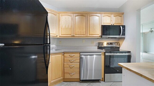 Building Photo - 3111 Oakland Shores Dr