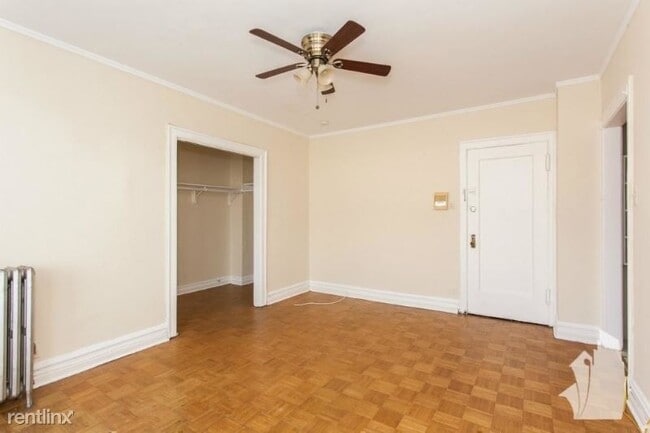 Building Photo - 1153 W Belmont Ave