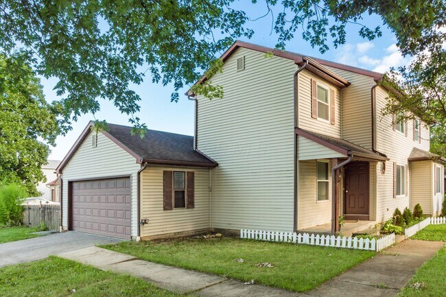 Building Photo - 7609 Seasons Dr