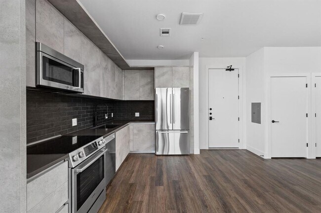 Building Photo - 4315 S Congress Ave