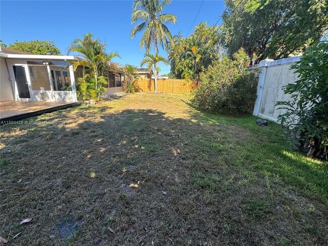 Building Photo - 11311 NW 32nd Manor