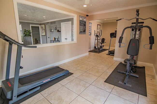 Building Photo - 15100 Golden Eagle Dr