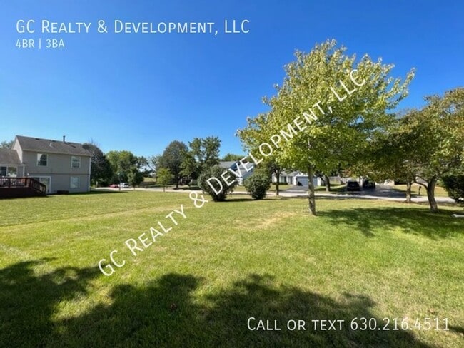 Building Photo - ***MUST SEE! 4 BDRM / 2.5 BTH / LARGE CORN...