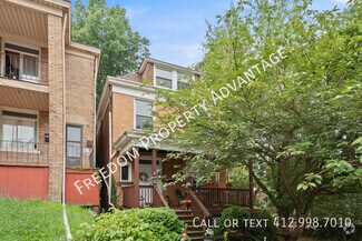 Building Photo - 448 Ruxton St