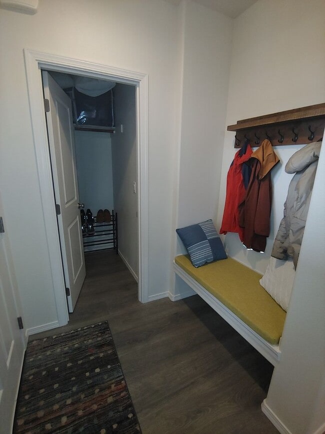 Building Photo - Single level home SW Redmond