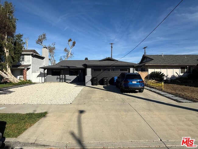 Building Photo - 16047 Bryant St