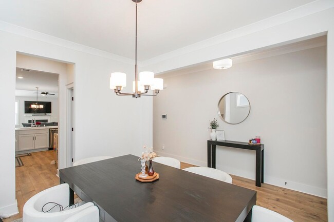 Building Photo - 170 Portico Pl