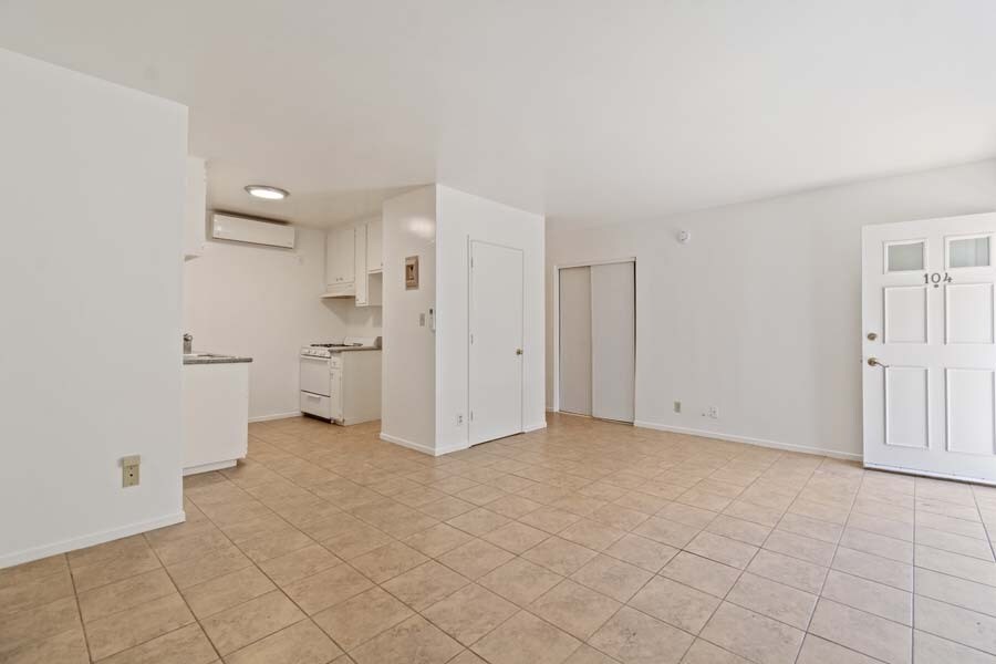 Building Photo - 11808 Hart St