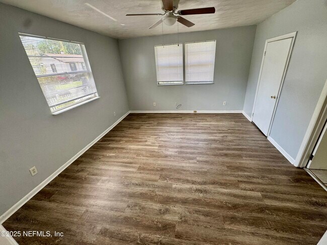 Building Photo - 3225 Liberty Cir