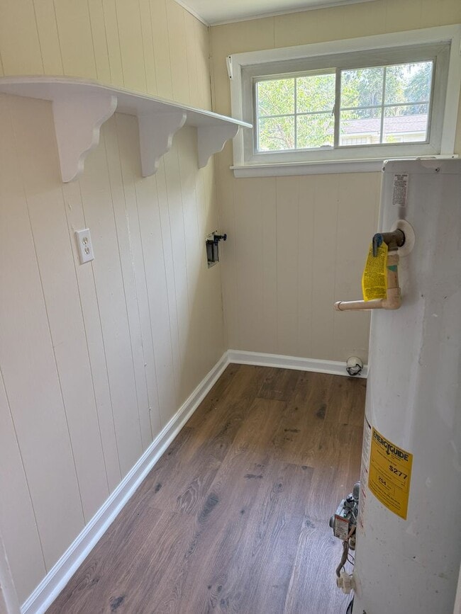 Building Photo - new renovate home