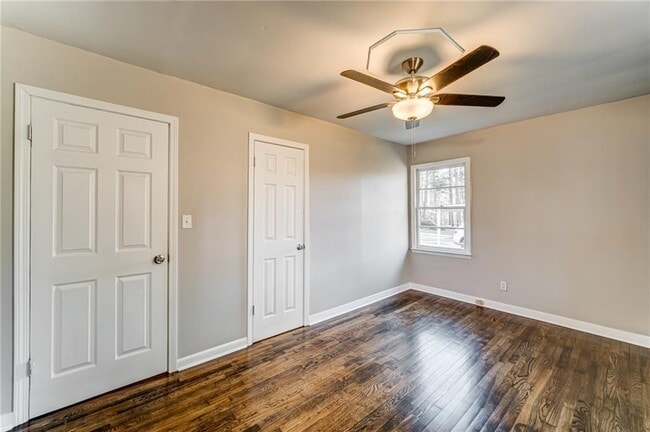 Building Photo - 4652 Old Cowan Rd