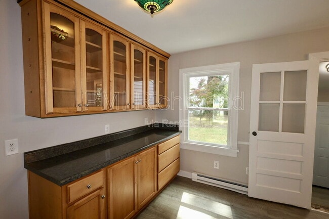 Building Photo - 511 Highland Dr