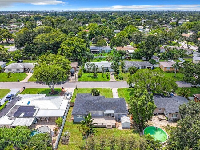 Building Photo - 3753 Benson Ave N