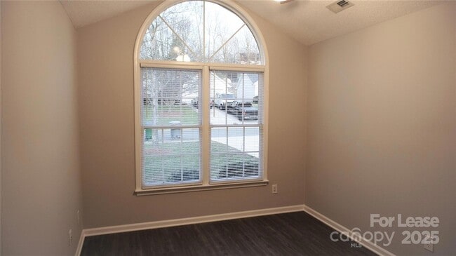 Building Photo - 423 Long Creek Pkwy