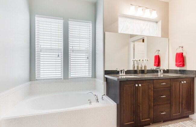 Building Photo - Mapleton Home