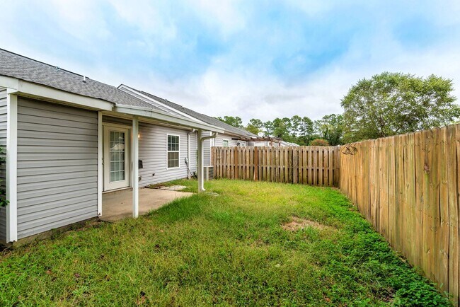 Building Photo - $1,525- 2 Bed/2 Bath house for rent in West Augusta, Total Electric!