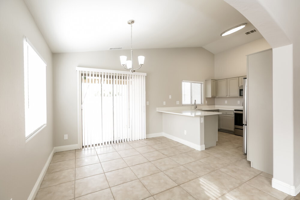 Building Photo - 5802 S 54th Ln