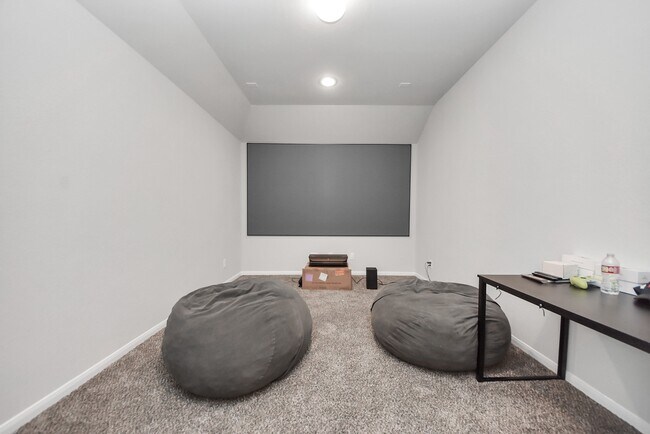 Building Photo - 8819 Cabin Loft Ln