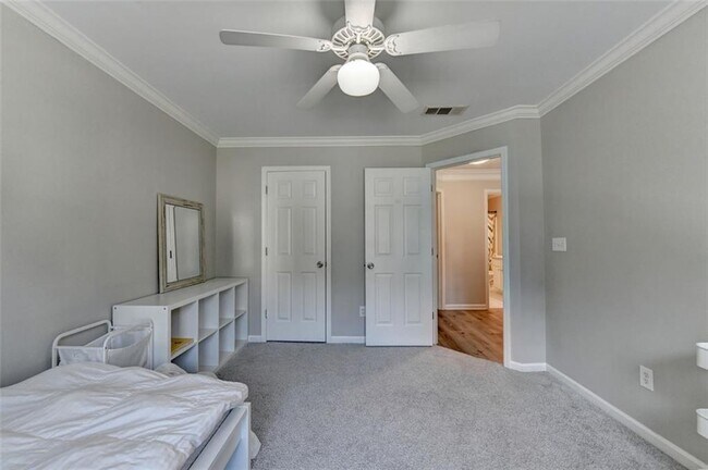 Building Photo - 355 Gaines Oak Way