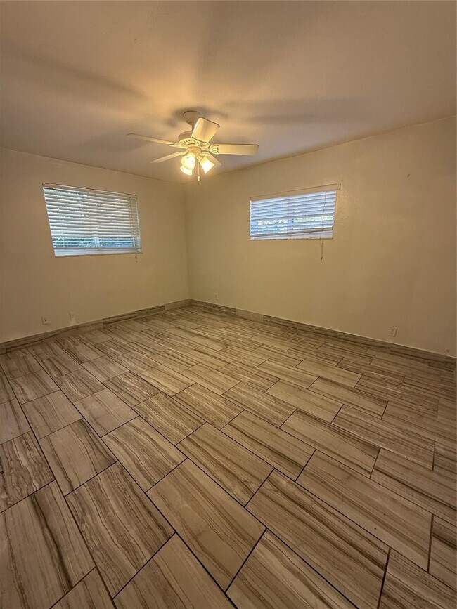 Building Photo - 4021 SW 1st St