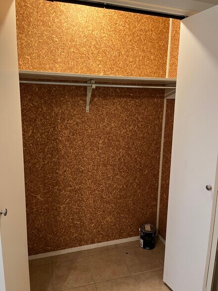 2nd Bedroom Closet #2 - 400 W South Town Dr