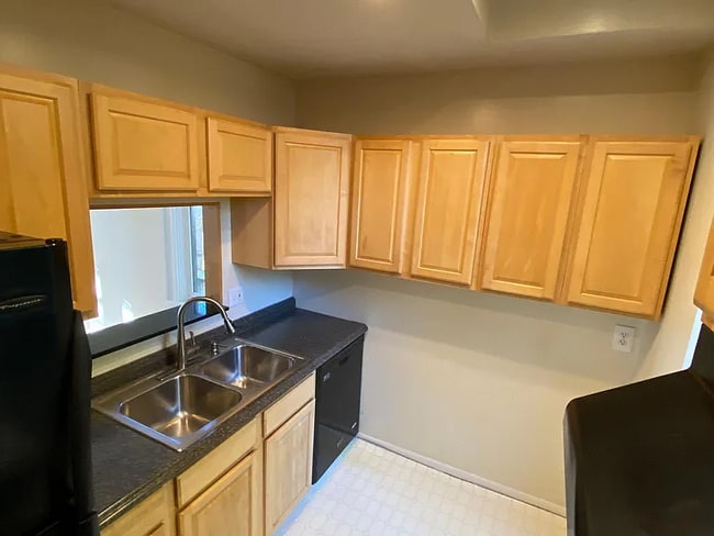 Building Photo - Foxhall Court