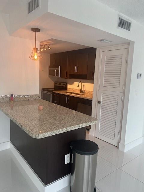 Building Photo - 9800 W Bay Harbor Dr