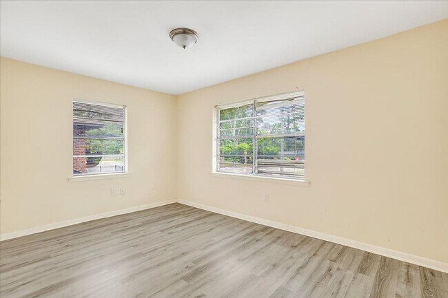 Building Photo - 2-Bedroom Apartment in Convenient Savannah Location