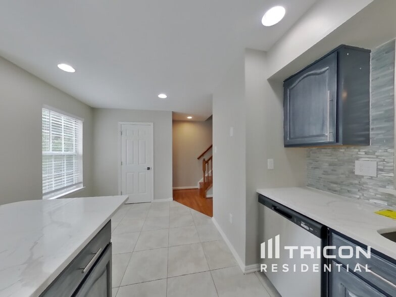 Building Photo - 5255 Lightfoot Path