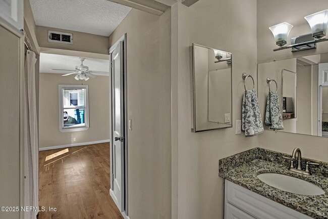 Building Photo - 1531 2nd St N