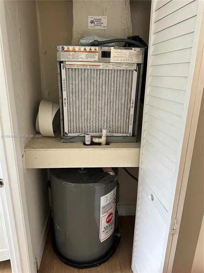 Building Photo - 130 NW 60th Ave