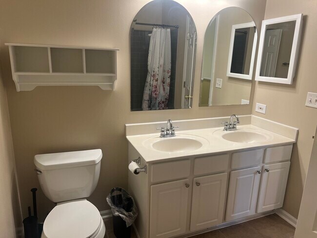 Building Photo - 2059 Orchard Ln