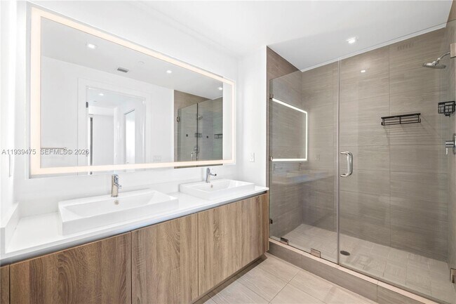 Building Photo - 2960 NE 207th St